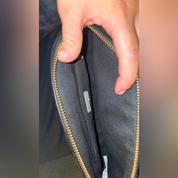 Simple black purse - Picture 3 of 4